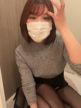  3 mNm 3  online show from April 1, 2:36 pm