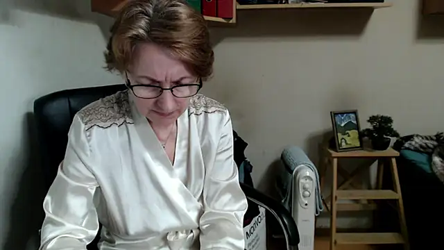 katemodel online show from March 28, 8:36 am