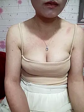 Suri Sexywet  online show from February 25, 1:09 pm