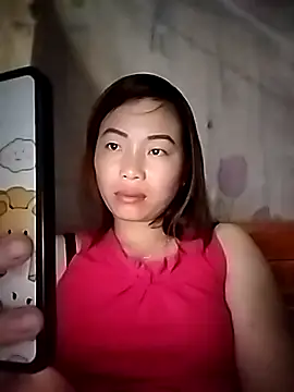 Ella-aa online show from April 3, 10:30 pm