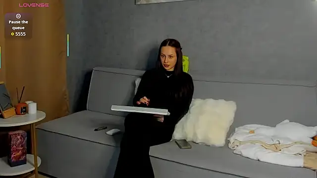 aelin day online show from February 13, 6:48 am