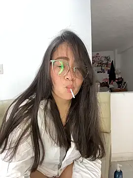 alisbloom online show from February 17, 6:18 pm