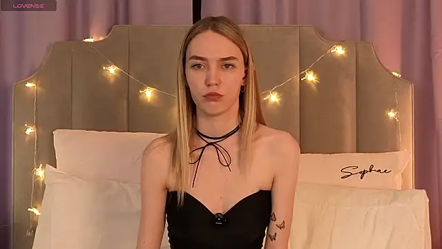 NikkiRyx online show from February 1, 8:18 pm