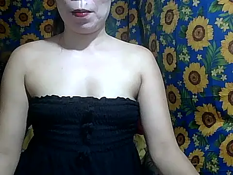 Sexy HotPussy4u online show from May 8, 12:03 am