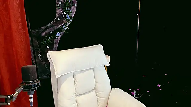 Lady-Mia777 online show from March 20, 2:49 am