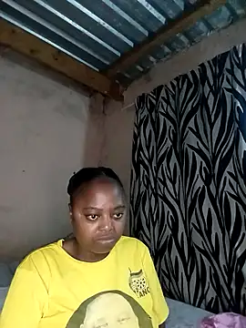 YOURSHORTGIRL online show from April 11, 6:44 pm