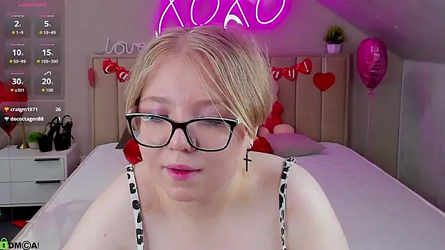 Lauraaa Smith online show from February 17, 2:00 am