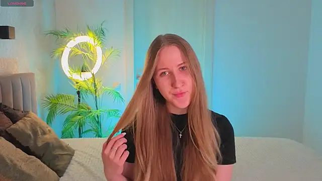 CassieReborn online show from March 1, 5:12 pm