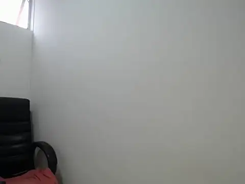 playfullpaulina online show from April 16, 1:33 pm