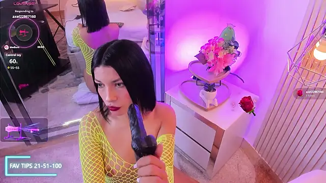 IsabellaMendez  online show from March 25, 2:31 pm