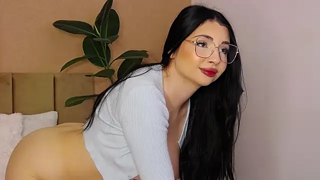 BellaHere online show from May 16, 6:38 am