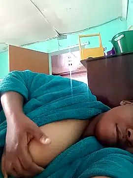 BBWQueenxx online show from May 21, 7:17 am