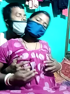 Snapshot of Your_deshibhabi25years chatting on February 21, 3:35 pm Your deshibhabi25years online show from February 21, 3:35 pm