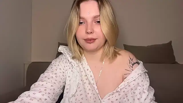 Ophelia Ritz online show from March 31, 11:05 pm