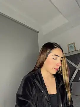 Snapshot of KimCollinss chatting on February 13, 3:41 am KimCollinss online show from February 13, 3:41 am