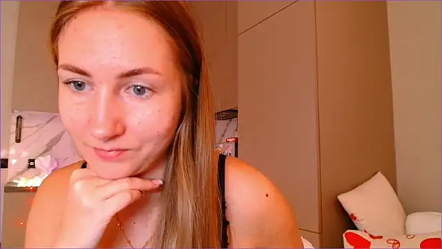 BluueSilk online show from December 3, 8:28 am