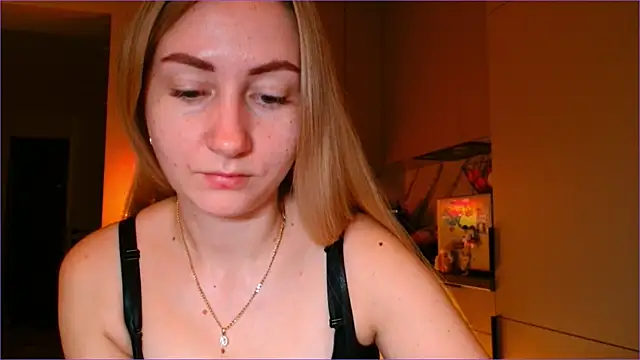 BluueSilk online show from February 10, 7:00 am