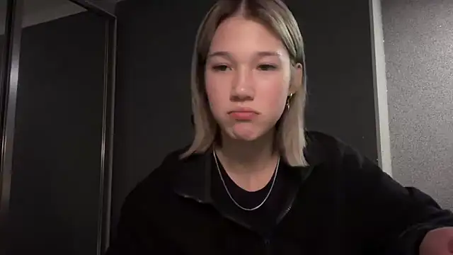 lilXdomiii online show from March 20, 8:25 pm