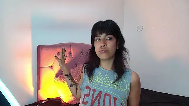 Kalyra 17 online show from March 3, 11:49 am