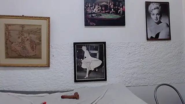 JulianaLopera1 online show from February 12, 4:19 pm