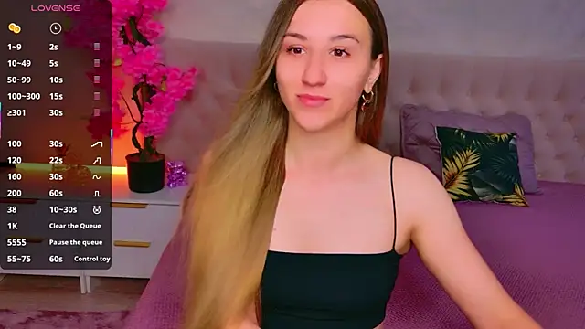 JasminUqueen online show from June 8, 1:12 am