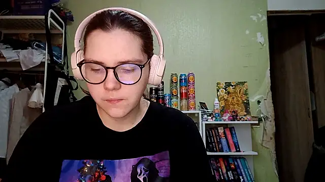 VannessaDillenbeck online show from March 2, 7:15 am