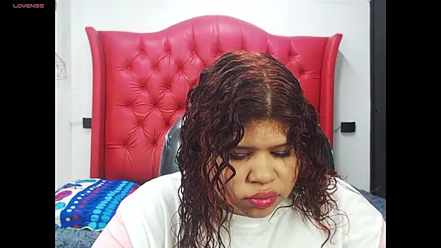 Cloe r online show from February 26, 7:57 pm