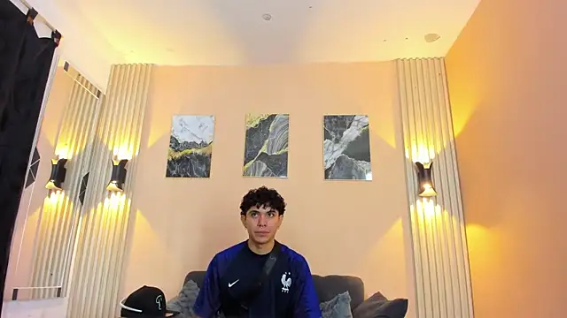 DesiresOfOlympus  online show from April 17, 7:38 pm