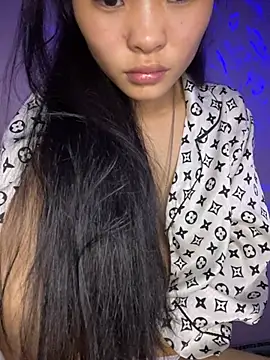 siting00 online show from March 11, 5:15 pm