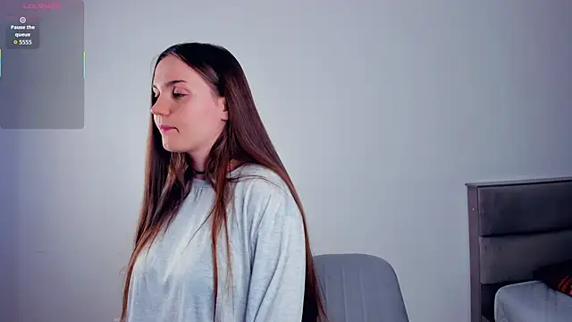 CrissyKales online show from April 3, 5:55 pm