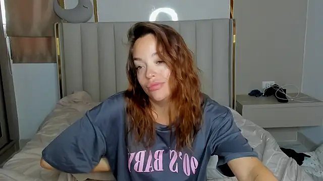 stellaa quenn online show from April 3, 12:30 am