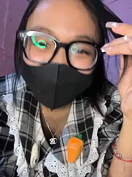 Leeeiuu online show from February 20, 1:45 pm