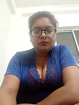 Elie Hallway online show from March 5, 7:20 pm