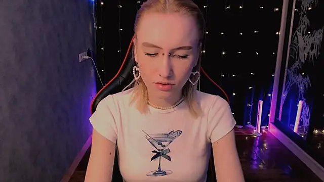 crybambi online show from February 13, 7:32 am