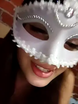 dieciochoyundia online show from February 19, 12:32 am