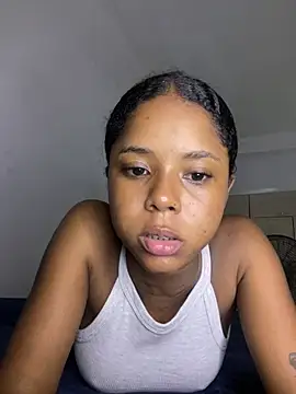 LIA PARKERR online show from March 7, 1:23 am