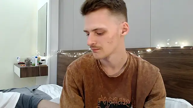 NikiKerryCum online show from February 2, 1:32 pm