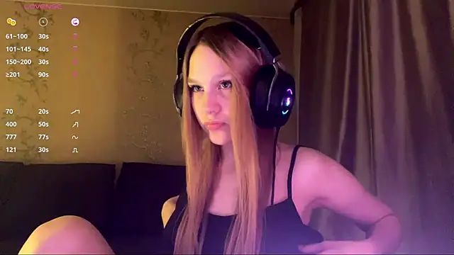 axin burnell online show from June 28, 6:03 pm