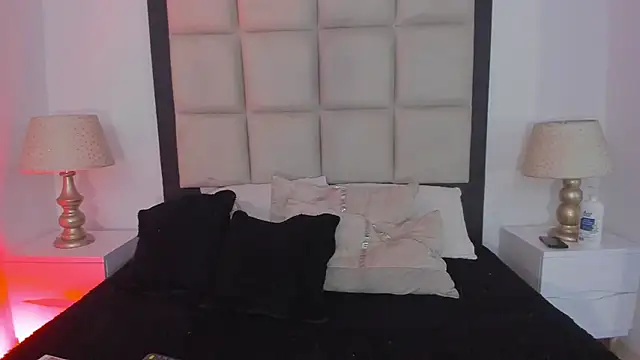 SussyFox online show from March 3, 1:50 pm