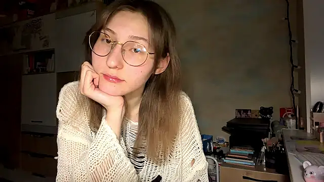 Miaaa Moon online show from February 17, 4:17 pm