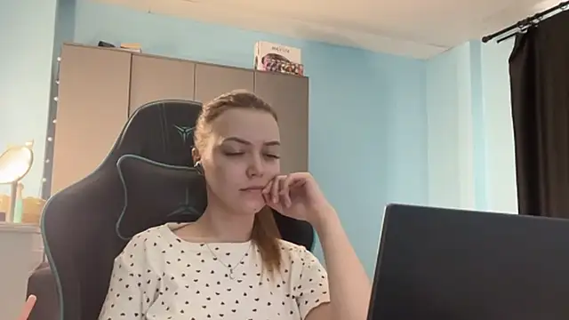 AndreeMerryman online show from March 10, 8:18 am