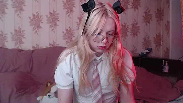 Cutie Bambi online show from February 7, 12:20 pm