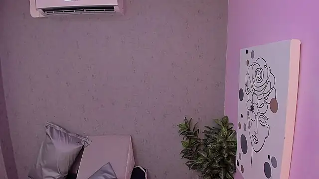 lil miia online show from March 10, 7:18 pm