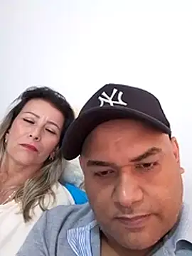 wessAndSandri online show from April 10, 8:04 pm