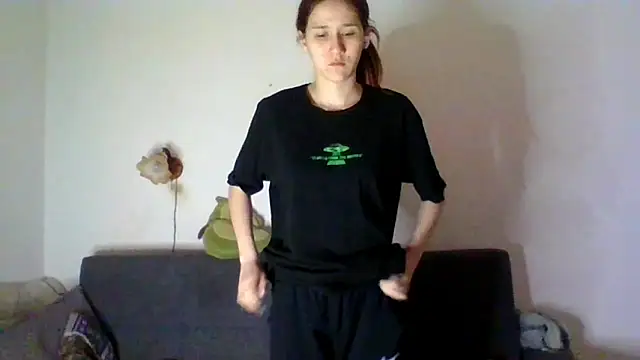 NickiKisinger online show from April 2, 5:05 am