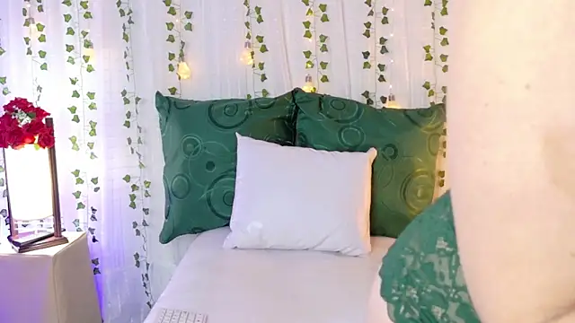 Alice-Lamore online show from May 31, 2:34 pm