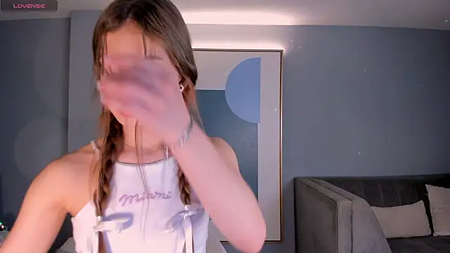 IsabellaMorettiX online show from March 1, 4:01 am