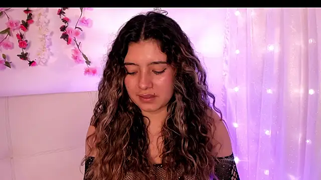 Valerysweet11 online show from February 20, 6:26 am