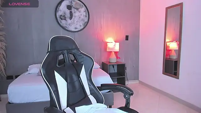 charlottee27  online show from February 15, 2:36 am