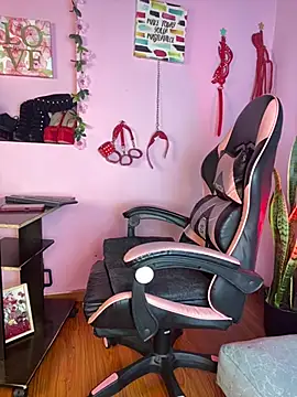 kenia thompsom01 online show from March 10, 12:36 am